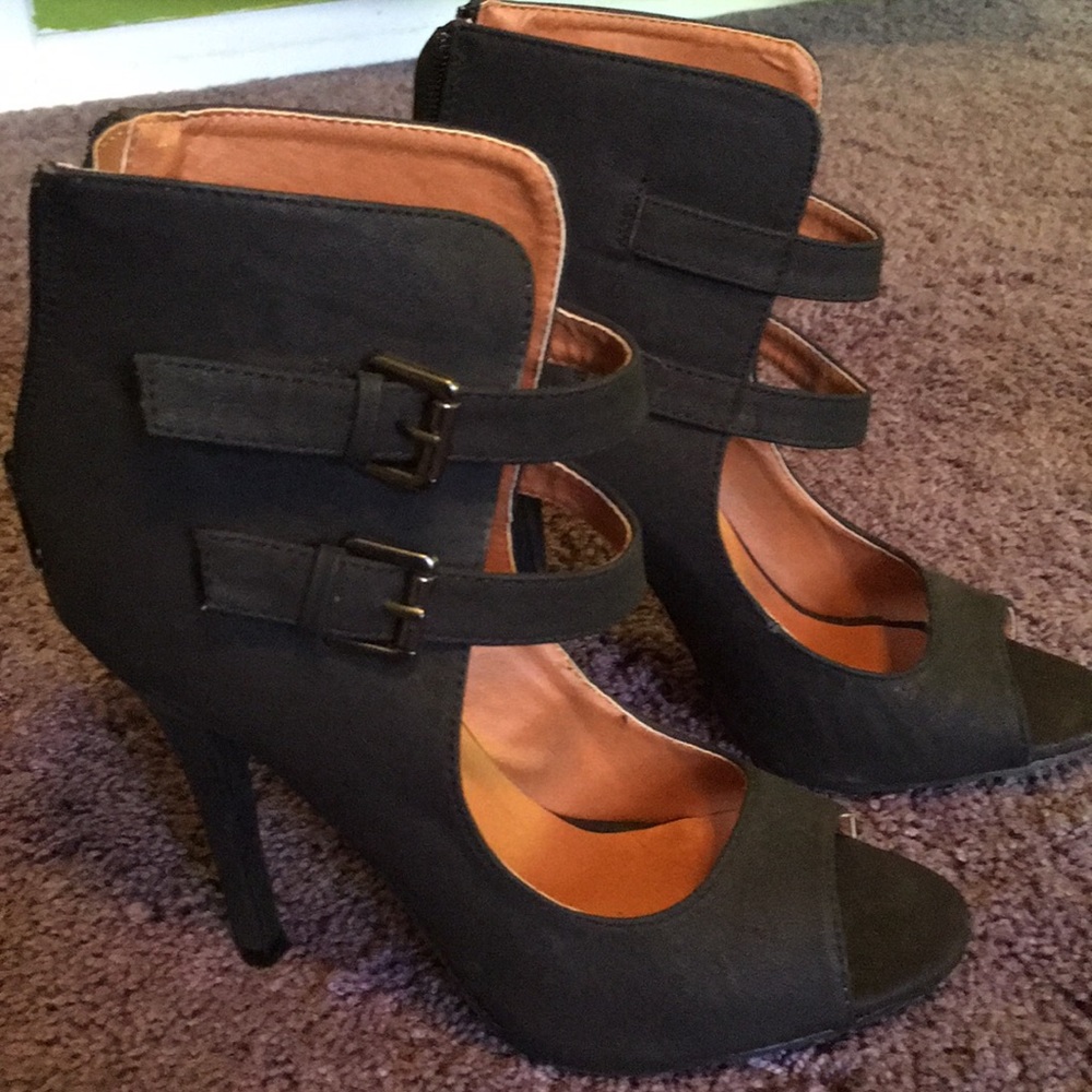 X2B 3.5 Inch Heels - Picture 2 of 6